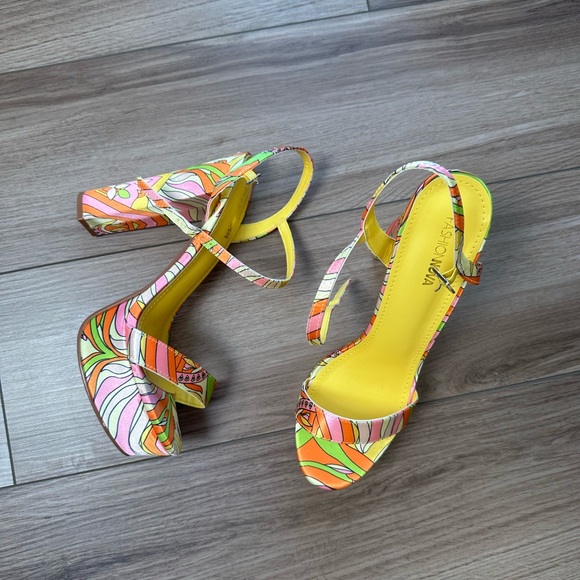 Fashion Nova Yellow Pink Multicolor Retro Printed Platform Heels - Picture 3 of 11